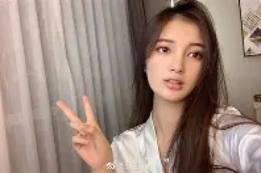 娱乐圈大瓜连环炸：黑眼圈男星疑隐瞒二胎冷巴豪车代言照常走花路