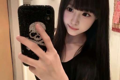 大批明星集体翻车董宇辉遭遇网友：这一次狼真的来了